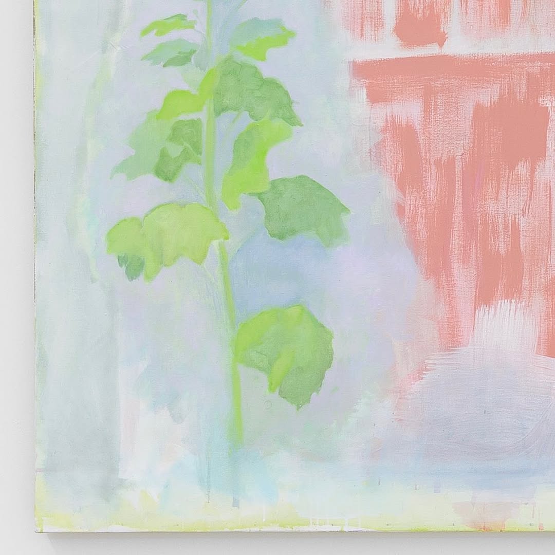 La peinture s'écaille et l'eau dévale le ciment, ils se douchent cachés dans le jardin by Simon Martin